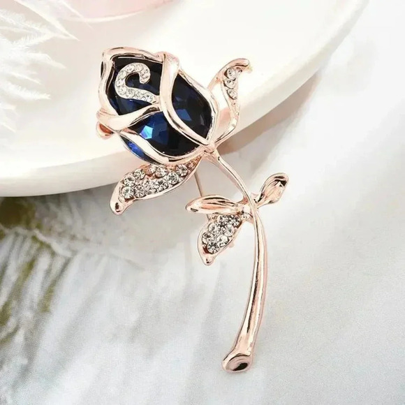 Blue Tulip Flower Pin Crystal Goldtoned Floral Brooch with Sparkly Rhinestones - Picture 1 of 2